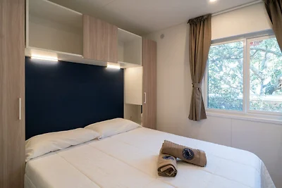 Mobilhome im Ferienpark mit grosser...