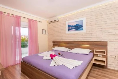 Villa Goldfield - Classic One Bedroom Apartme...