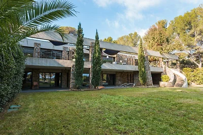 Elegante villa met uitzicht op de baai van...