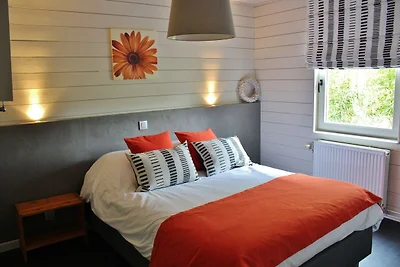 Geräumiges Ferienhaus in Rendeux mit Sauna