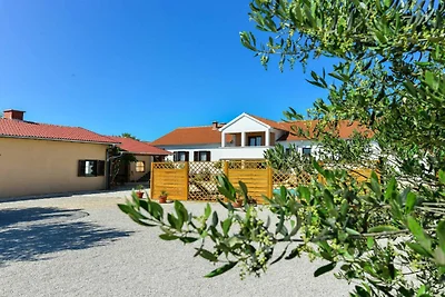 Villa in Zadar mit Schwimmbecken