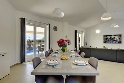 Eingeschossige Villa mit privatem Pool