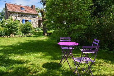 Idyllisches Ferienhaus mit Garten in Pionsat,...