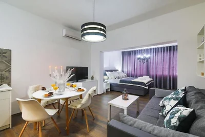 Five bedroom Villa
