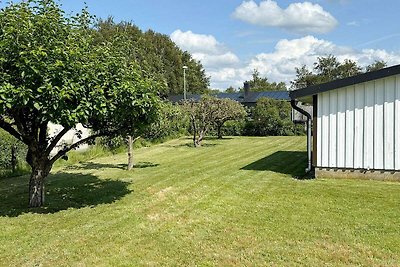 Einladendes Ferienhaus in Meeresnähe-By Traum