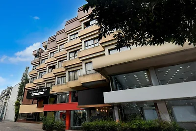 Stadthaus Oak Sinhgad Road Crossway