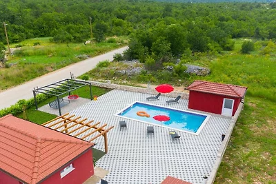 Ferienhaus in Slivno mit Schwimmbecken