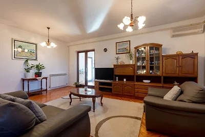 Casa vacanze di lusso a Zemonico con piscina