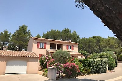 Bella villa a Saumane-de-Vaucluse con piscina