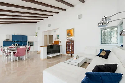 Villa Dea - Luxury Villa with Outdoor Swimmin...