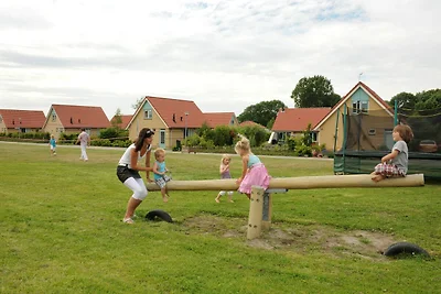 Villa am Wasser mit eigenem Steg