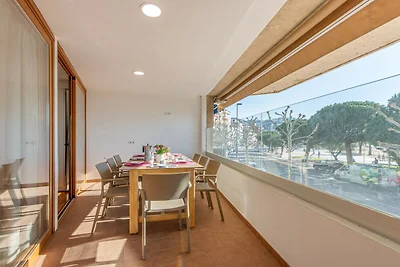 Zentrales Roses-Apartment mit Terrasse
