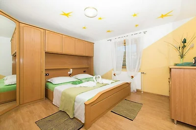 Four Bedroom Holiday Home with Pool