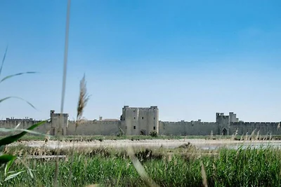 Villa in Aigues-Mortes mit Pool & Blick