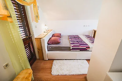Harvest Horizon Holiday Home with Sauna - One...