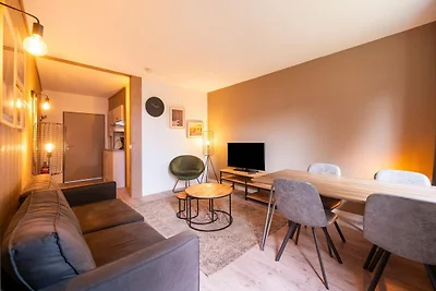 Moderne Wohnung mit Parkanlage