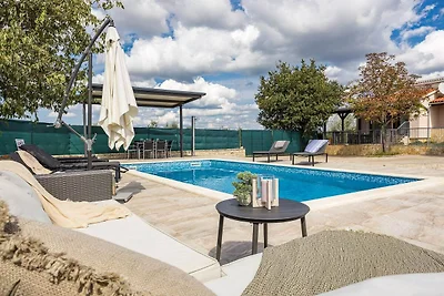 Villa mit Pool in Stancia San Antonio