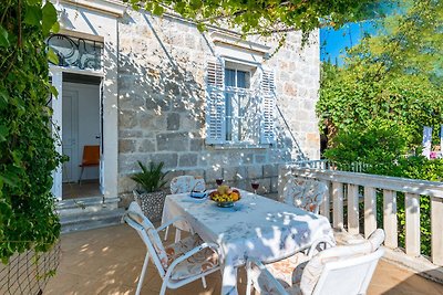 Malerisches Landhaus mit Terrasse in...