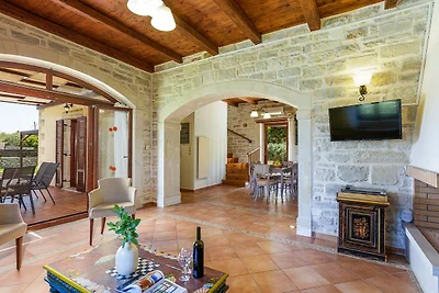 Villa in Adelianos Kampos