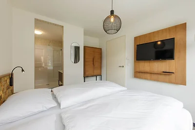 Modernes Haus mit 4 Bädern, im schönen Bad...