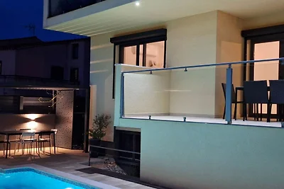 Two Bedroom apartment with Terrace (Cvita)