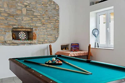 Ferienhaus in Smoljanci mit privatem Pool