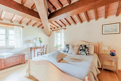 Tradizionale casa colonica in pietra, 8...