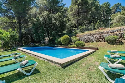 Bergvilla mit großem Pool