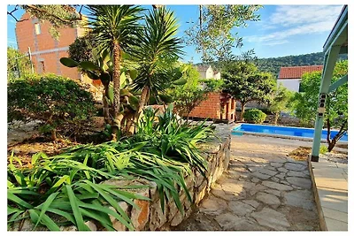 Hütte in Veli Losinj mit Schwimmbecken