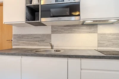 Apartments Robi & Kristina - Studio Apartment...