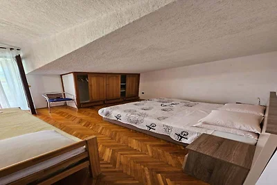 Geräumige Wohnung in Tribunj