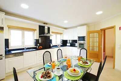 Villa ad Albufeira con piscina vicino spiagge
