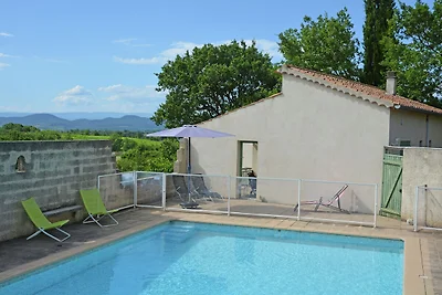 Villa semplicistica a Barjac con piscina