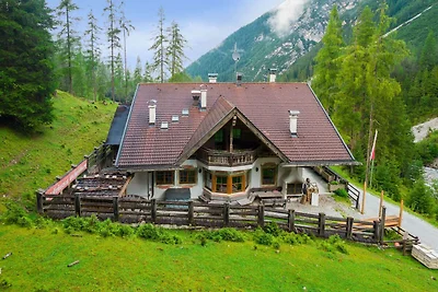 Urige Almhütte im Stubaital mit Sauna