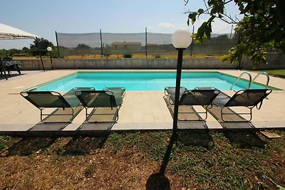 Spaziosa casa vacanze con piscina privata