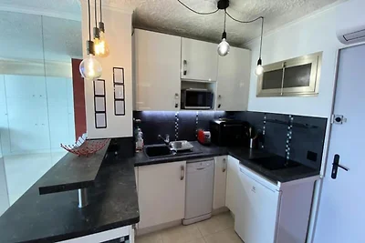 Mooie studio met uitzicht op zee