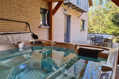 Einladendes Ferienhaus in Durbuy mit Sauna