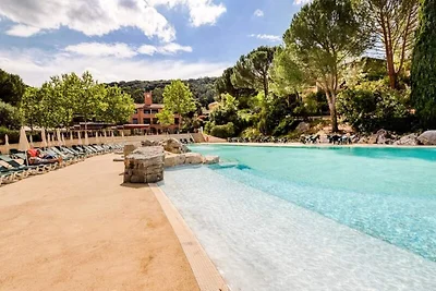 Vakantiehuis in Grospierres met Waterpark