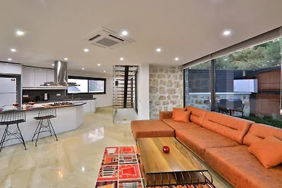Villa in Kalkan mit Schwimmbecken