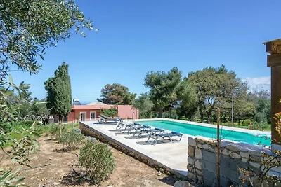 Charming spacious house, 5min from Rethymno!