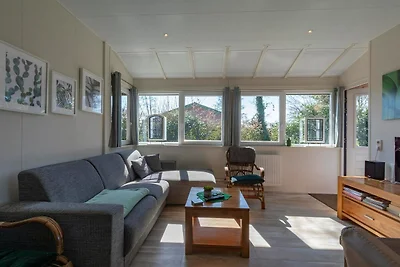 Bungalow in Sint Maartenszee am Strand