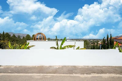 Appartamento con vista libera e piscina...