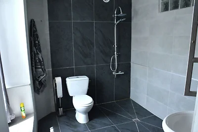 Incantevole Casale con Ampio Terrazzo
