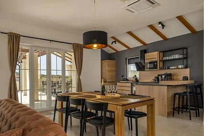 Villa Royal Stone mit Pool in Jezera