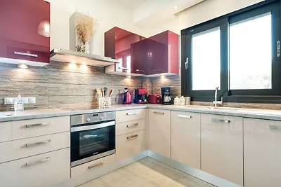 Moderne Villa in Adelianos Kampos in...