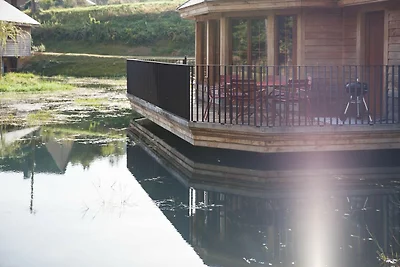 Ferienhaus mit Whirlpool und Terrasse