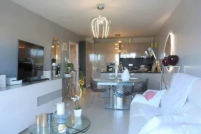Premium-Ferienwohnung mit Meerblick und Gemei...
