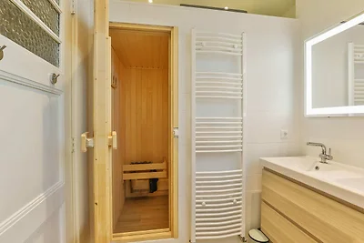 Einzigartige Villa in Rinsumageest mit Sauna
