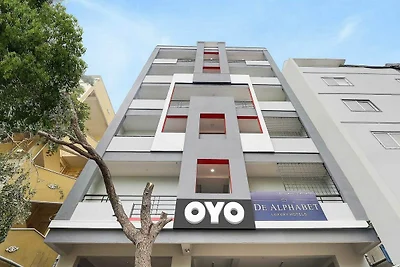 Townhouse De Alphabet Hotel Kukatpally