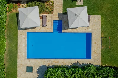 Vacanza rilassante per 10 persone con piscina